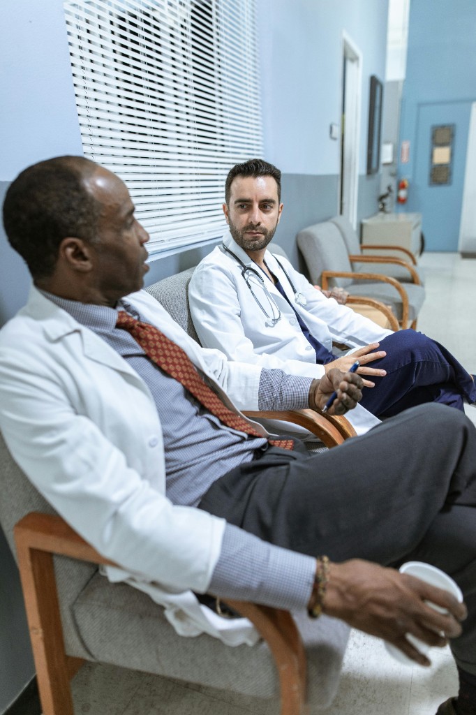 How to Become a Physician Assistant: Required Courses, PA School Steps, and Online Options